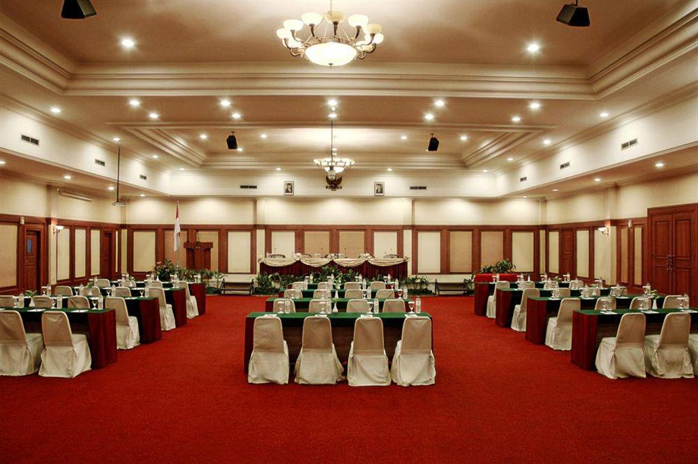 Singgasana Hotel Makassar Luaran gambar