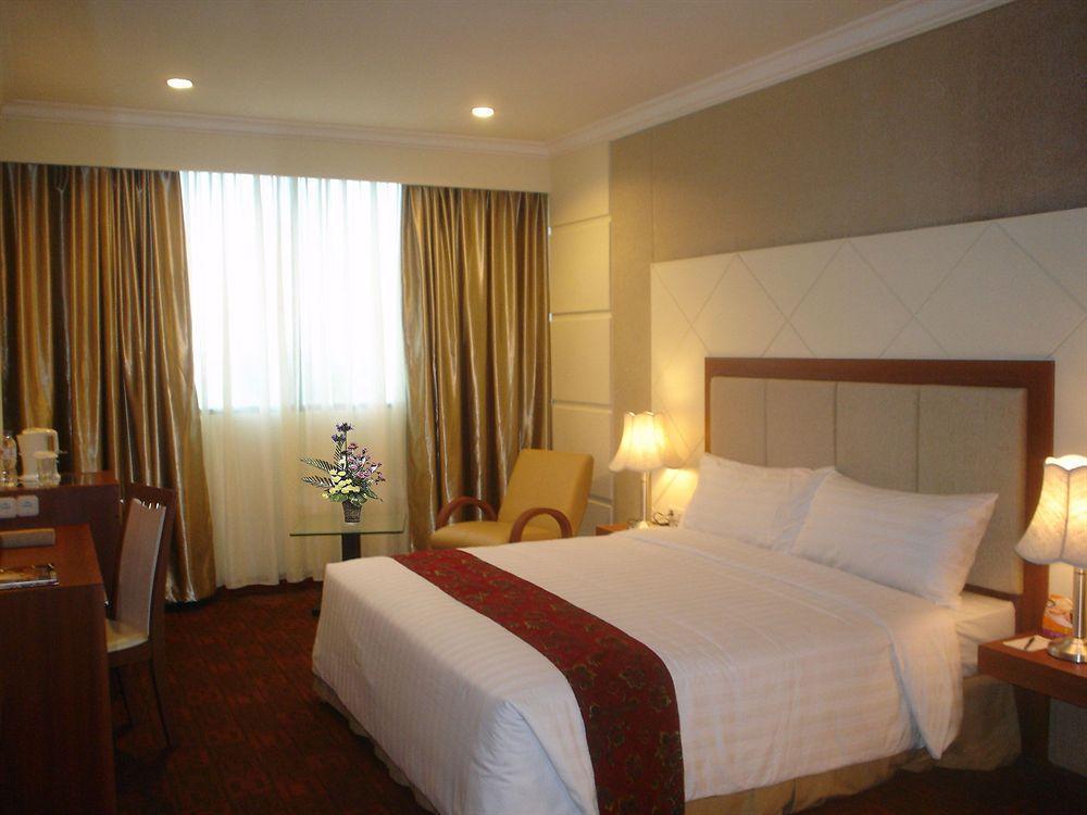 Singgasana Hotel Makassar Luaran gambar