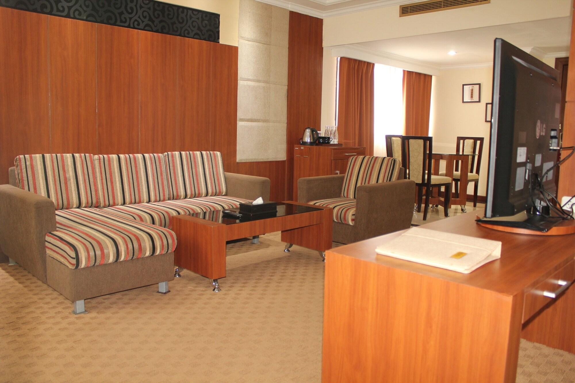 Singgasana Hotel Makassar Luaran gambar