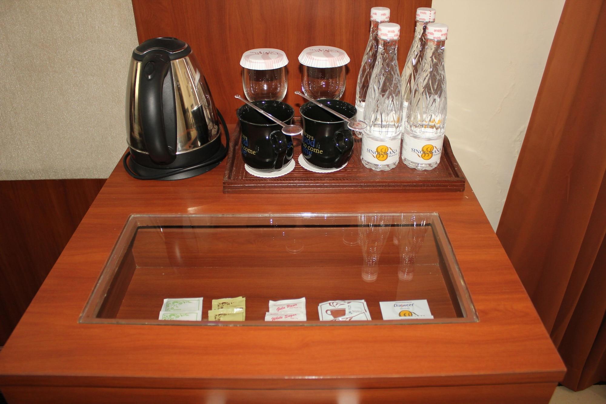 Singgasana Hotel Makassar Luaran gambar