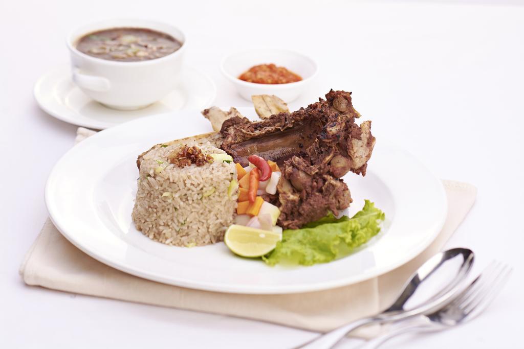 Singgasana Hotel Makassar Luaran gambar