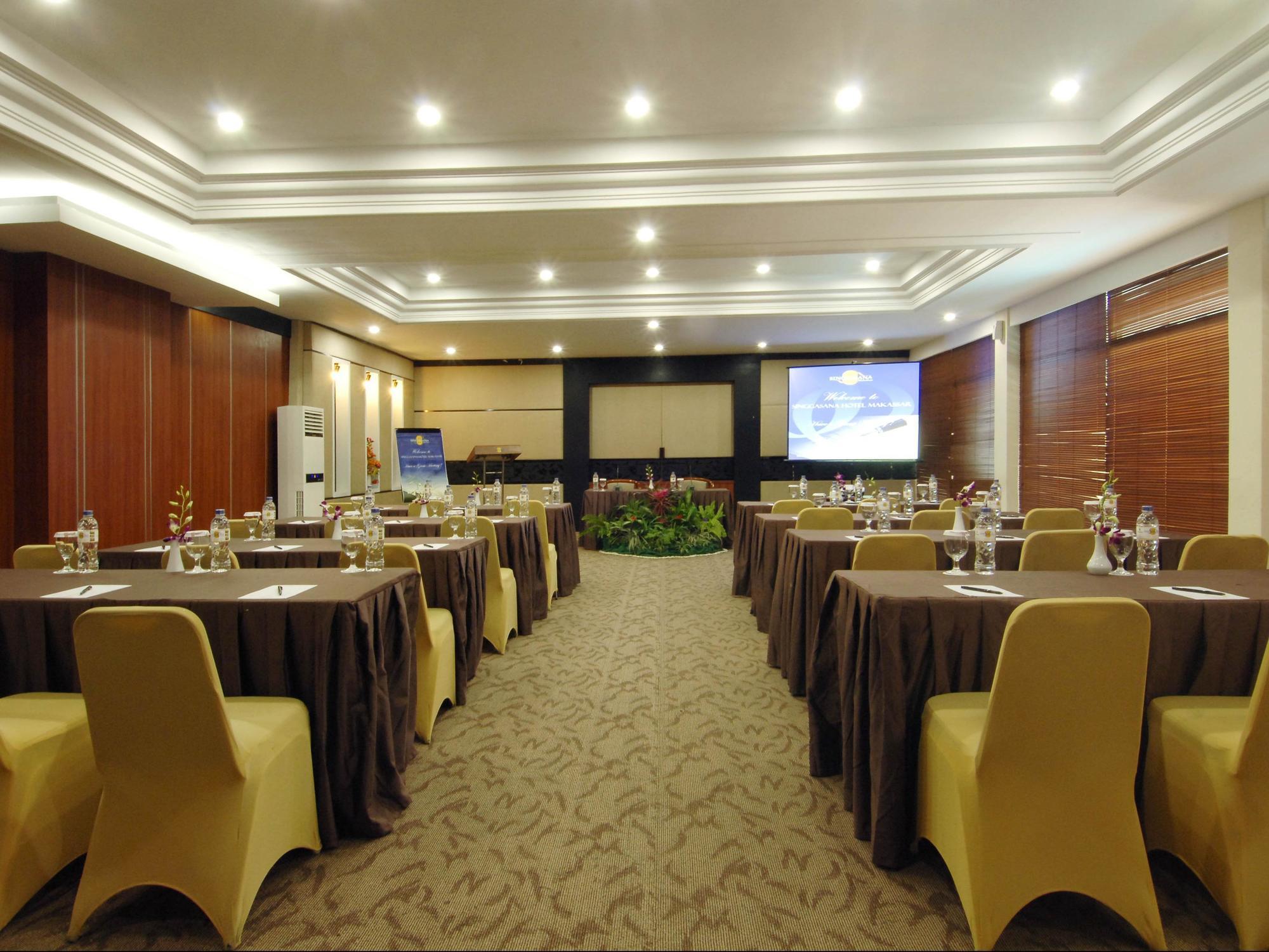 Singgasana Hotel Makassar Luaran gambar