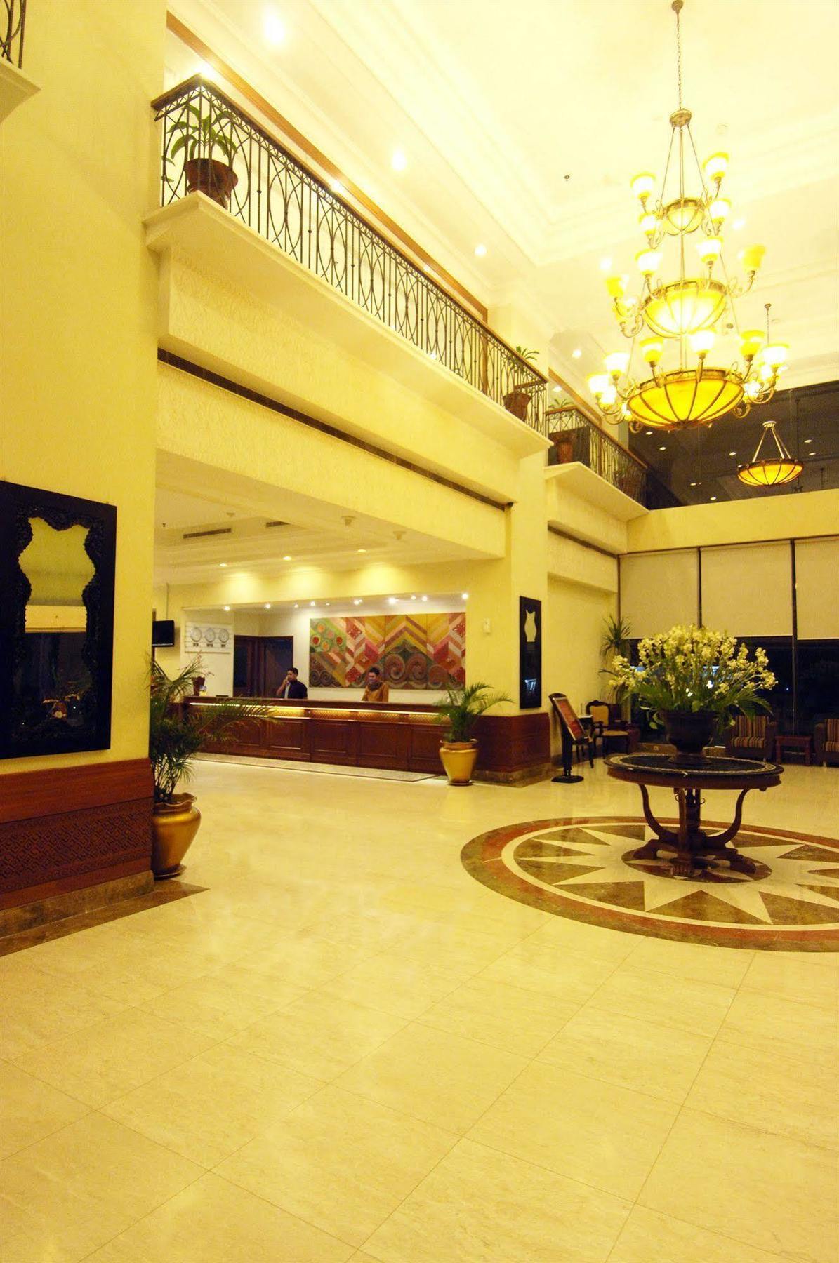 Singgasana Hotel Makassar Luaran gambar