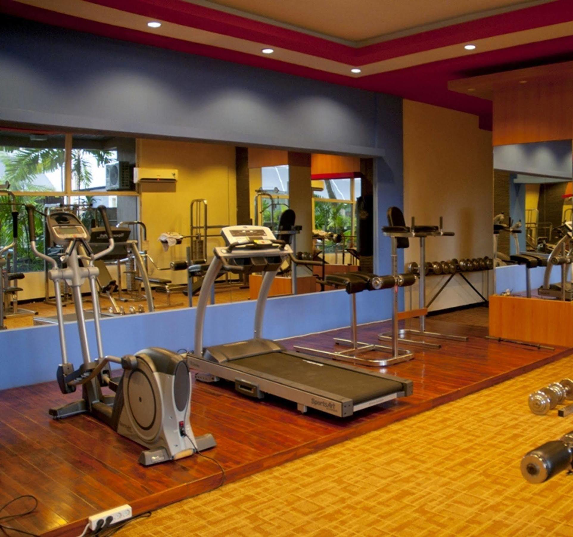 Singgasana Hotel Makassar Luaran gambar