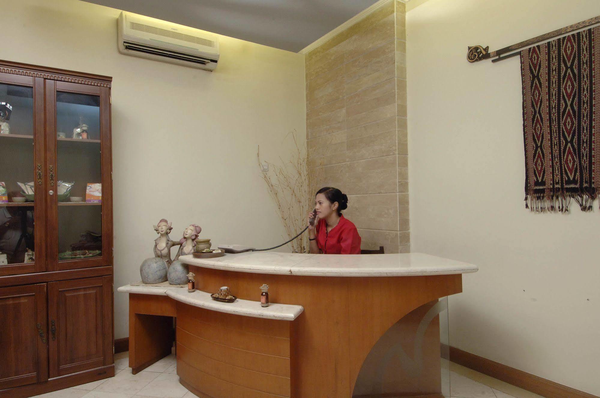 Singgasana Hotel Makassar Luaran gambar