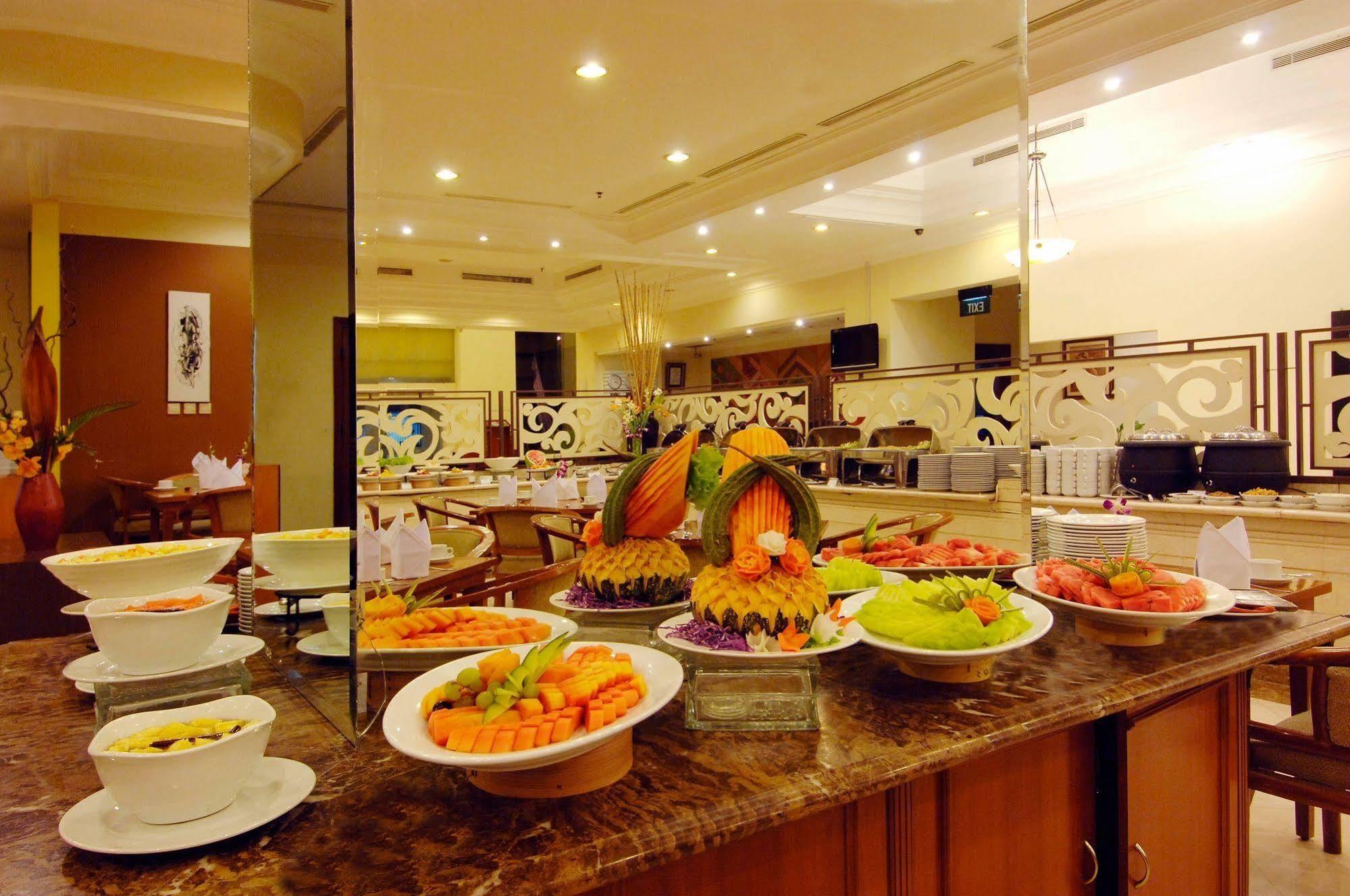Singgasana Hotel Makassar Luaran gambar